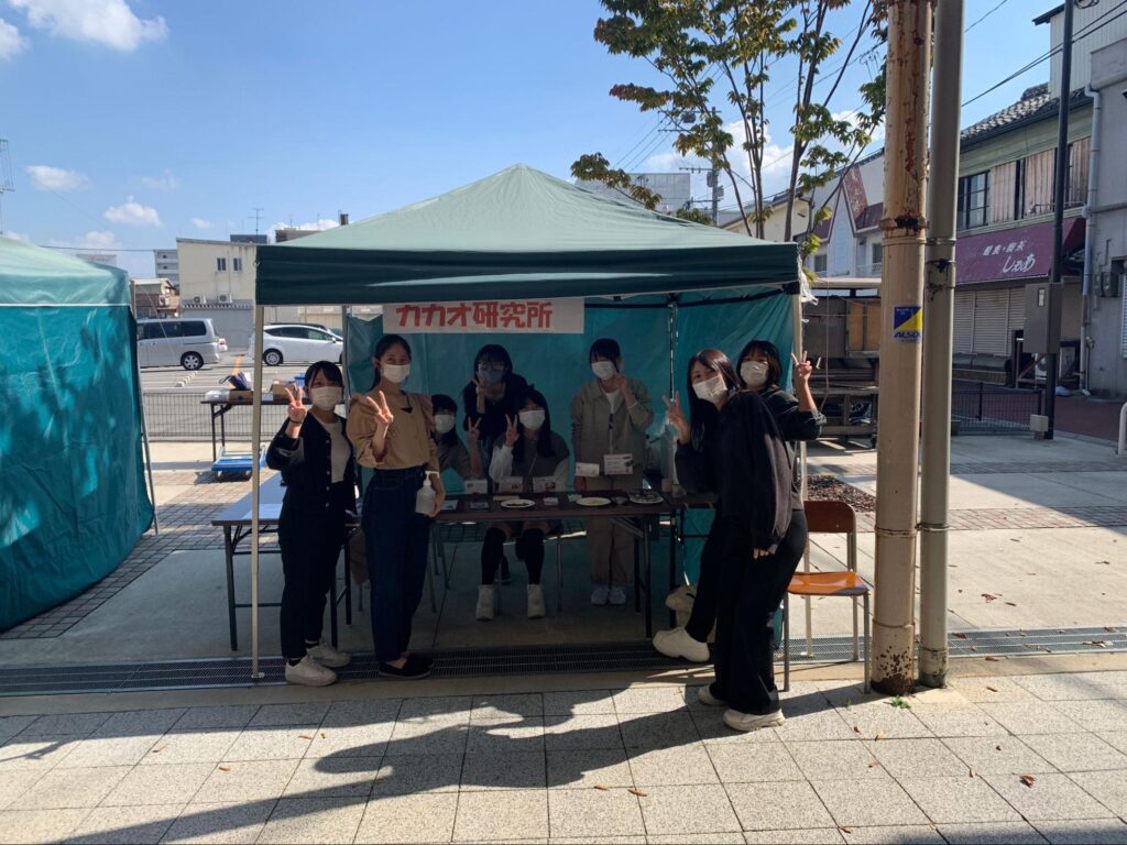 過去の飯福商店商い場の様子