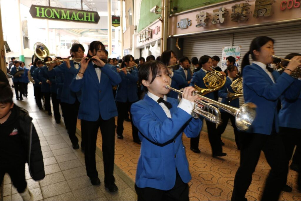 吹奏楽部による演奏