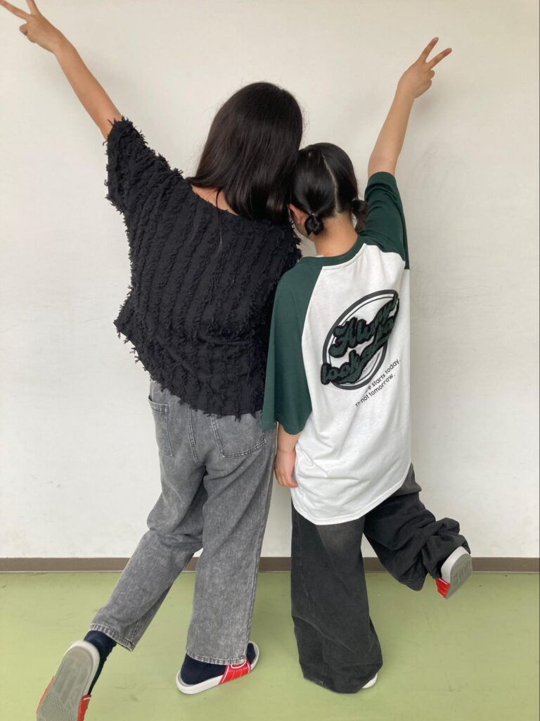 女子生徒二人
