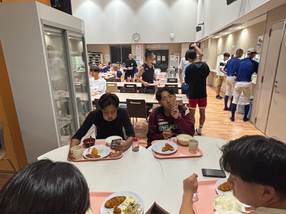 食堂での食事