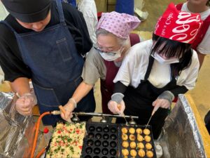 土曜マルシェの様子