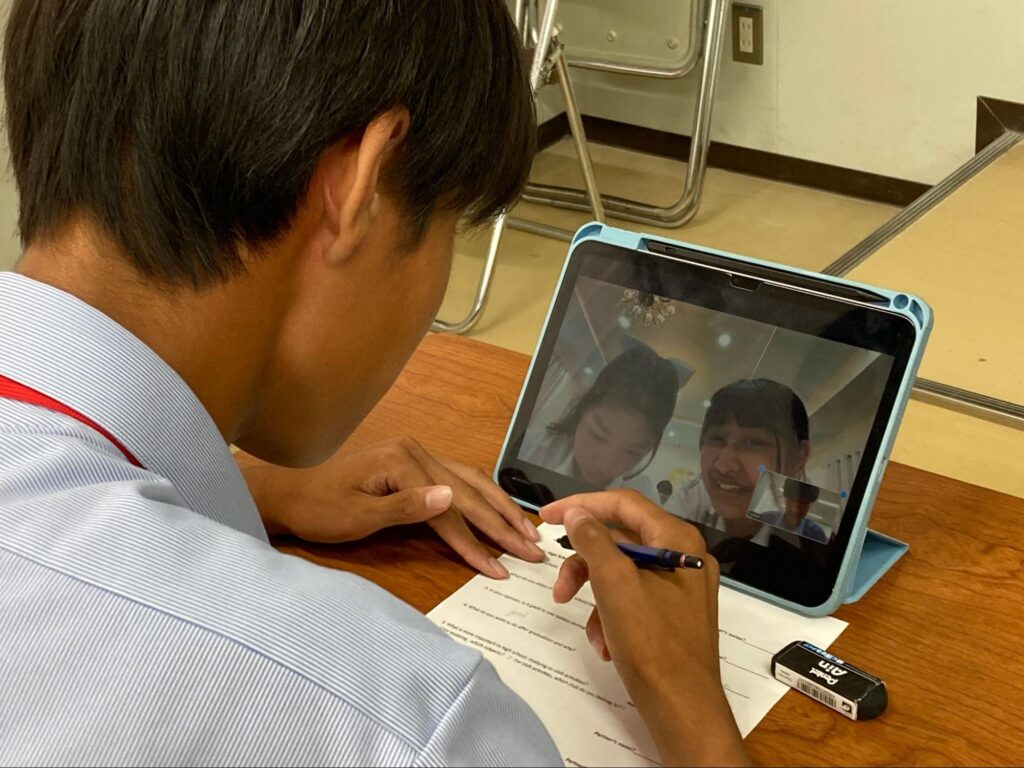 積極的に会話に挑む姿が見られた1年生
