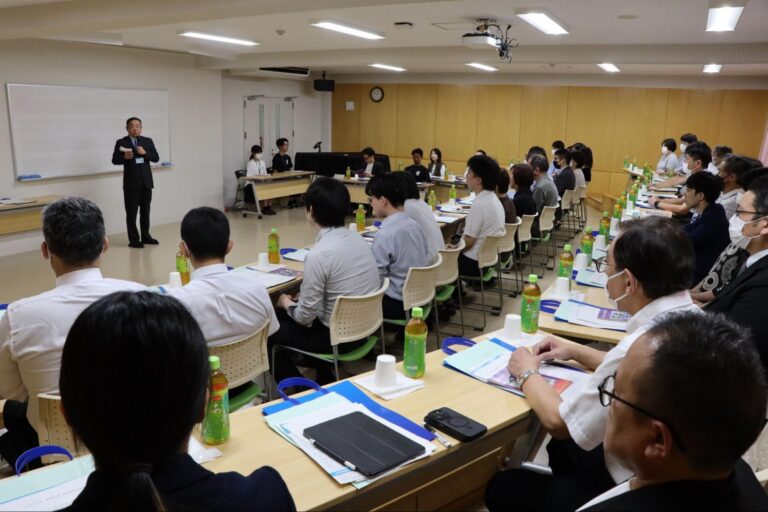 学習塾対象 学校説明会の様子