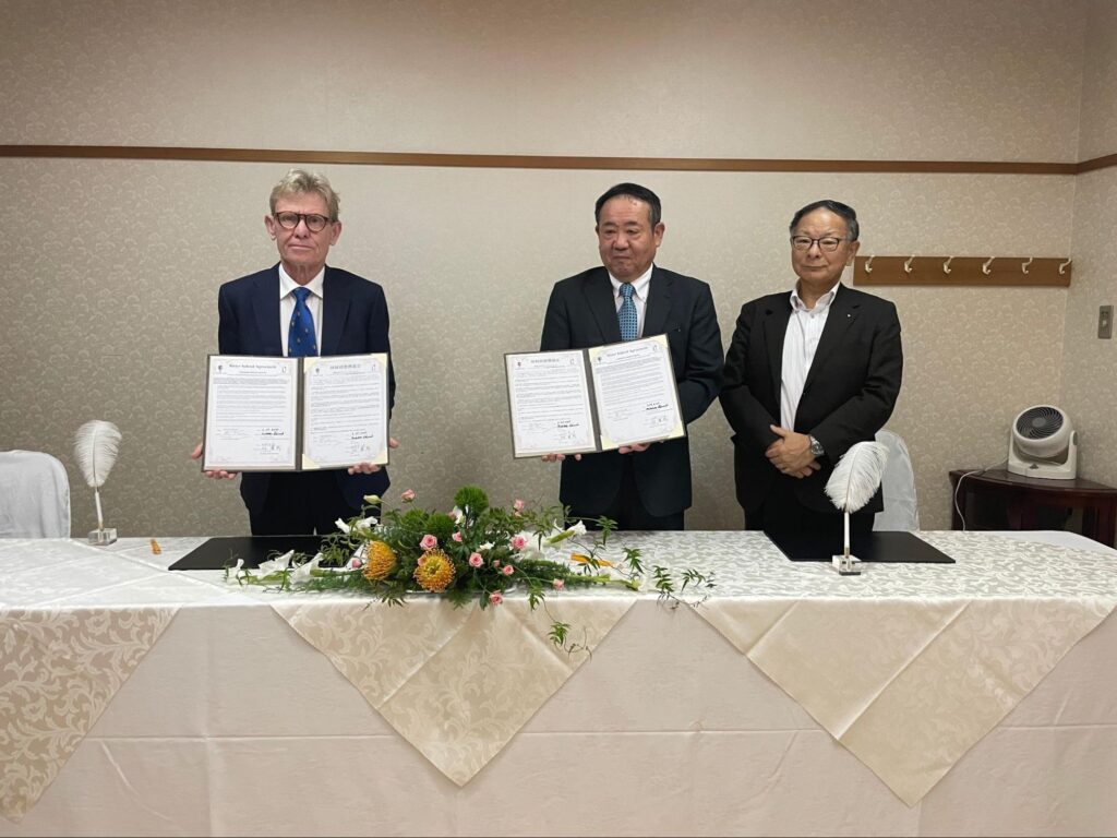 NZロンゴタイカレッジとの協定校提携調印式