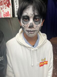 昨年の街なか学園祭でお化けに扮した飯田さん