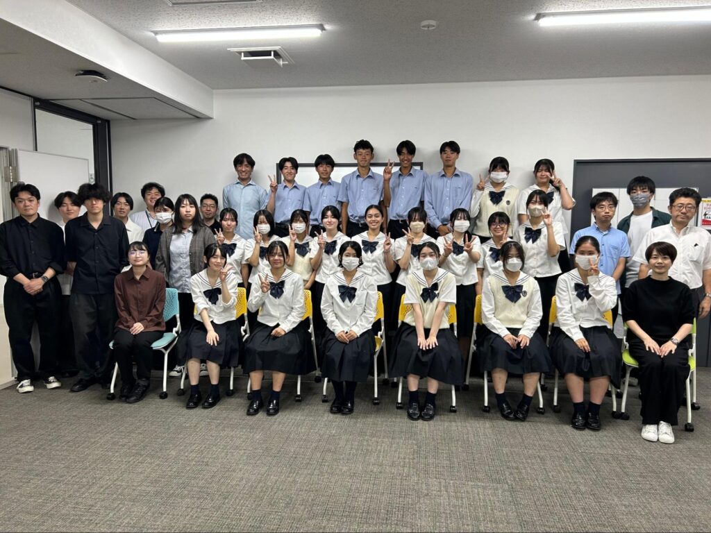 飯塚高校×九工大 情報工学部 連携授業 集合写真
