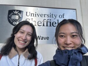 大学院のクラスメイトとともに