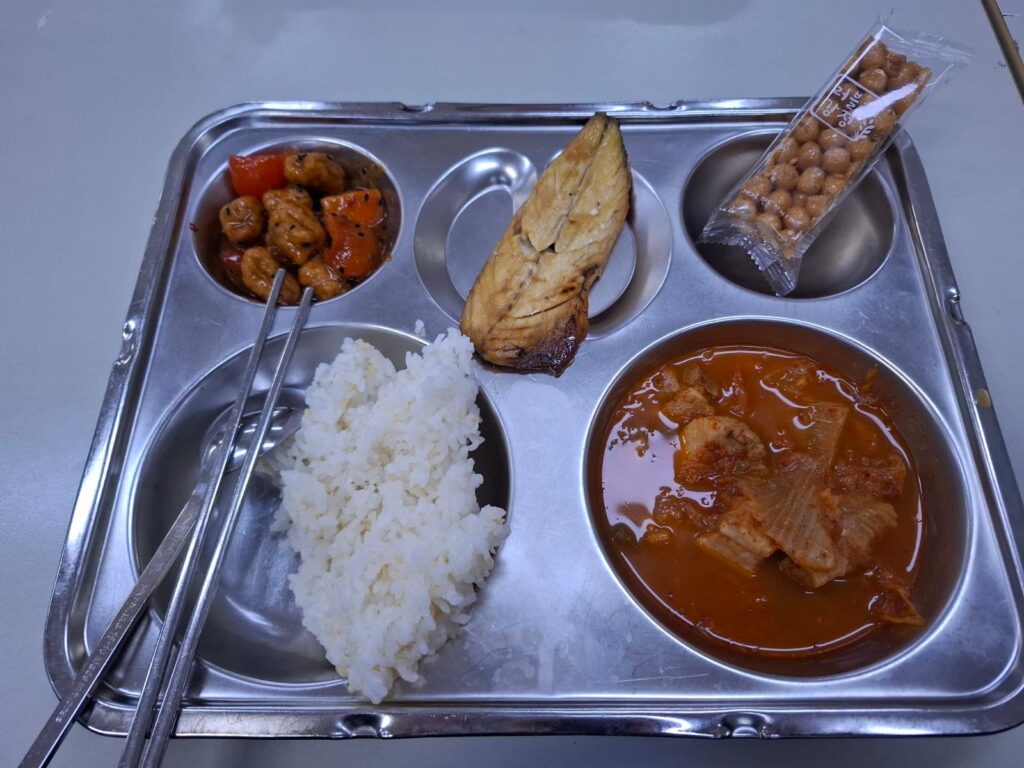 韓国の学校の給食