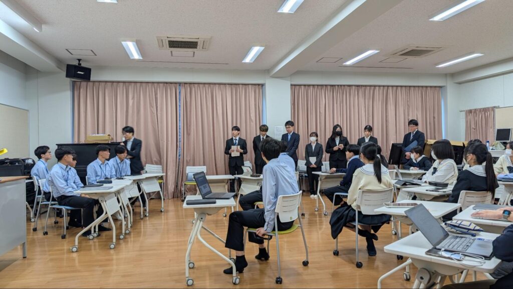 飯塚高校と九工大 情報工学部 連携授業の様子