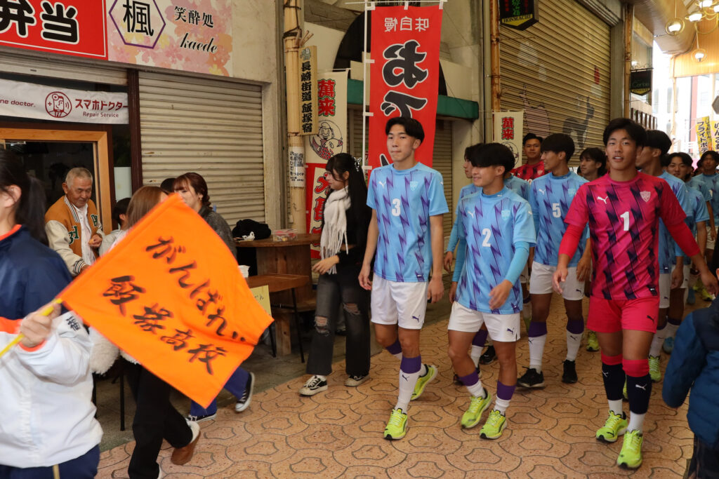 夏のインターハイで2度目の全国大会出場を果たし、チーム史上初の全国ベスト8入りを達成したサッカー部