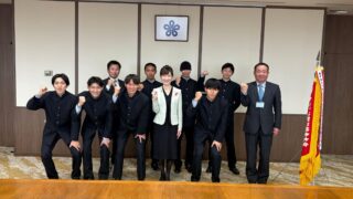 福岡県庁を表敬訪問した駅伝部