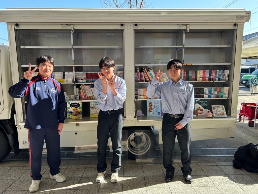 元野木書店での絵本選定、本の販売