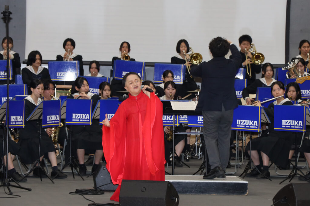 吹奏楽部と米良美一さんによる特別演奏会