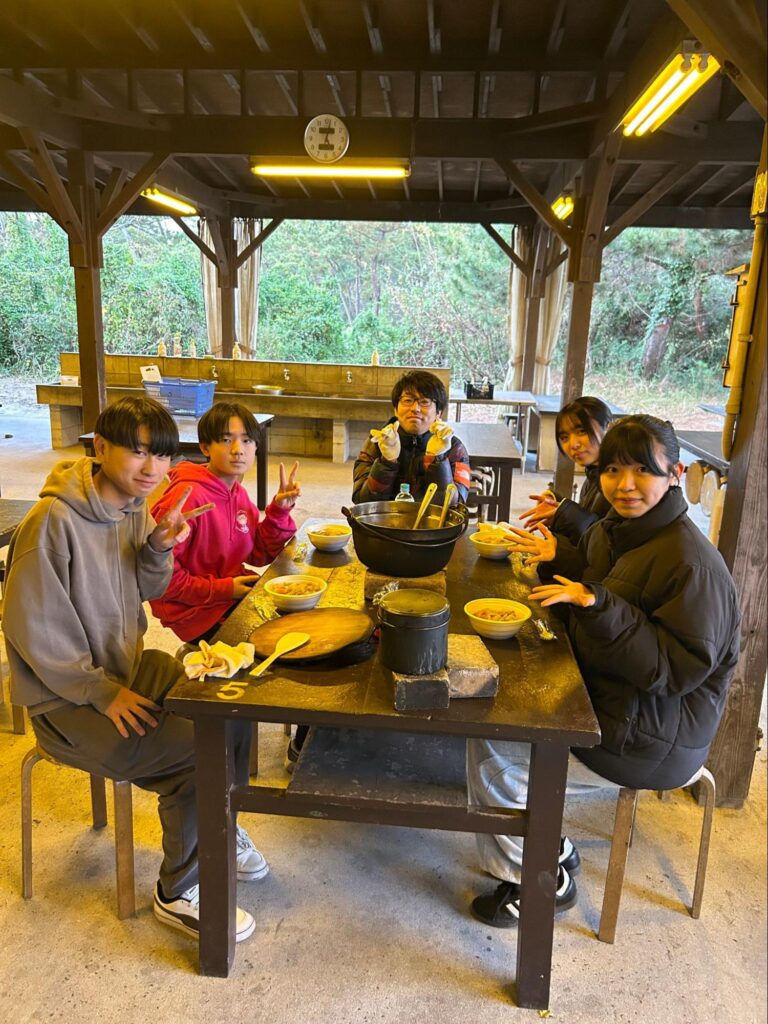 野外炊飯での食事