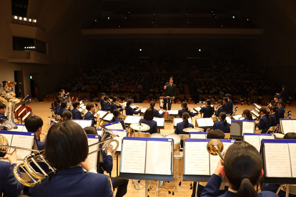 吹奏楽部の演奏