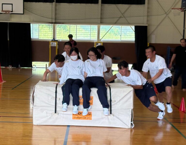 「産業社会と人間」の授業での、飯塚山笠に関する講演会と山笠体験