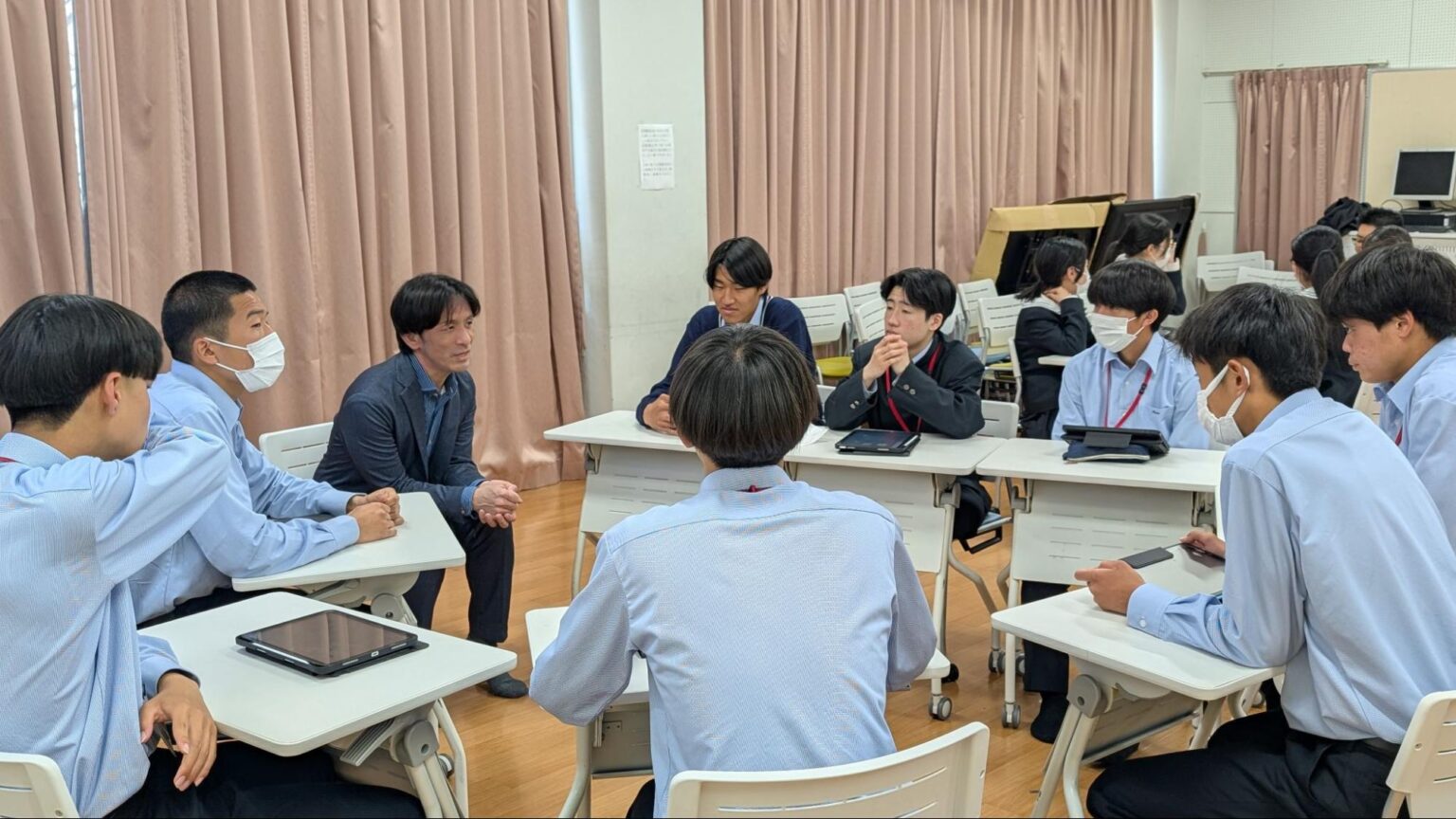 九州工業大学 情報工学部との連携授業の様子