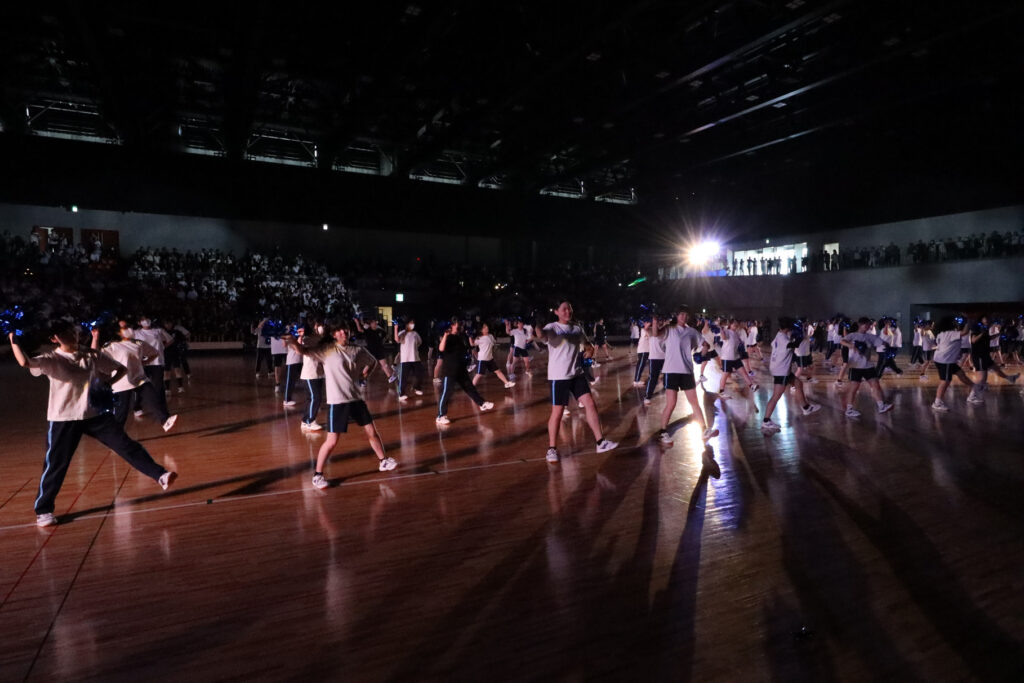 1・2年 GLIダンス「this is me〜世界をつなぐ個性〜」