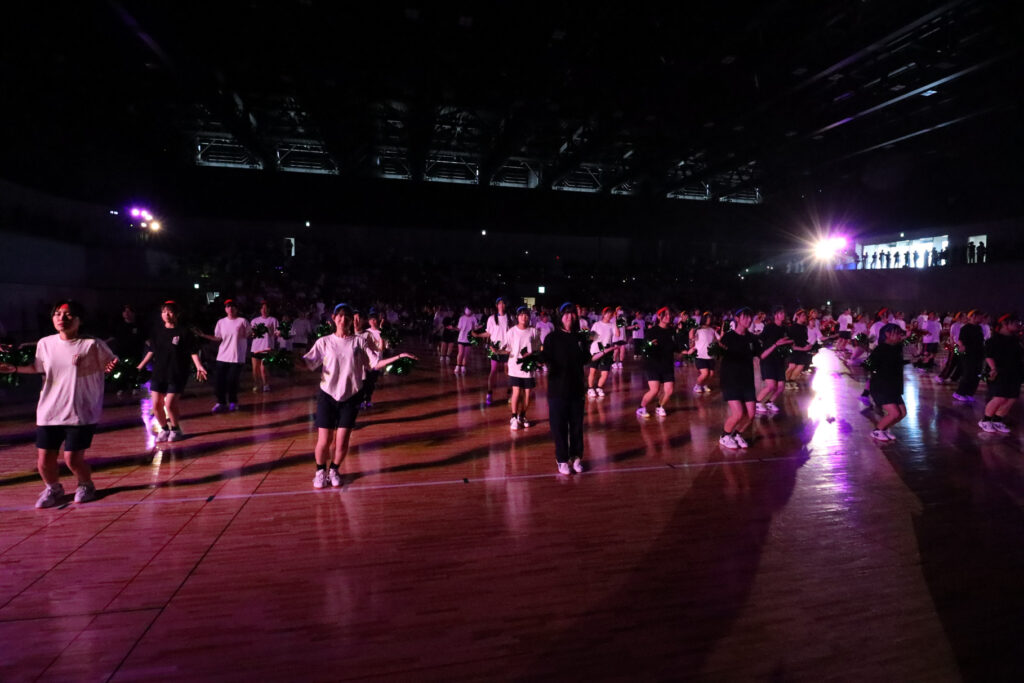 1・2年 GLIダンス「this is me〜世界をつなぐ個性〜」