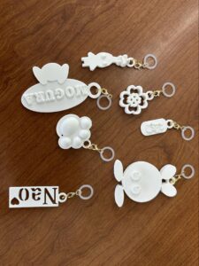 商品の設計をする前に、モデリングソフトの操作練習として、アンブレラマーカー作りも実施。写真は作品例