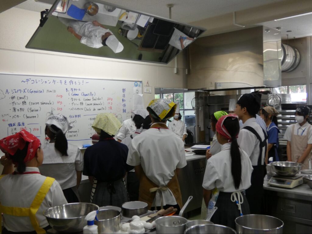 第1回 オープンキャンパス(8月1日)では製菓部 部活動体験を実施