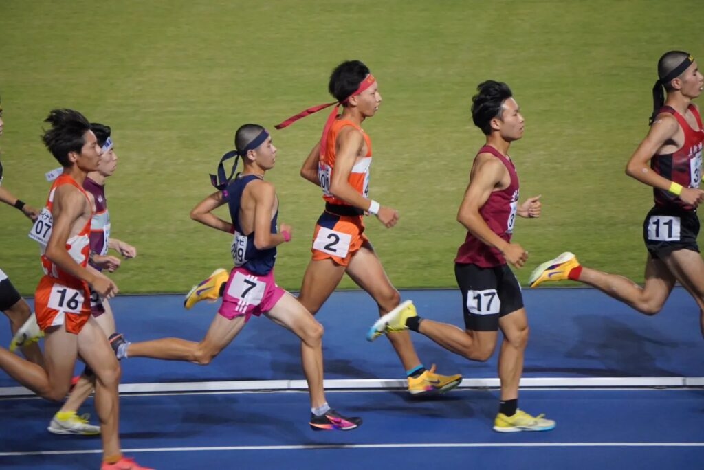 男子1500mには、駅伝部の中嶌咲太選手(3年)が出場