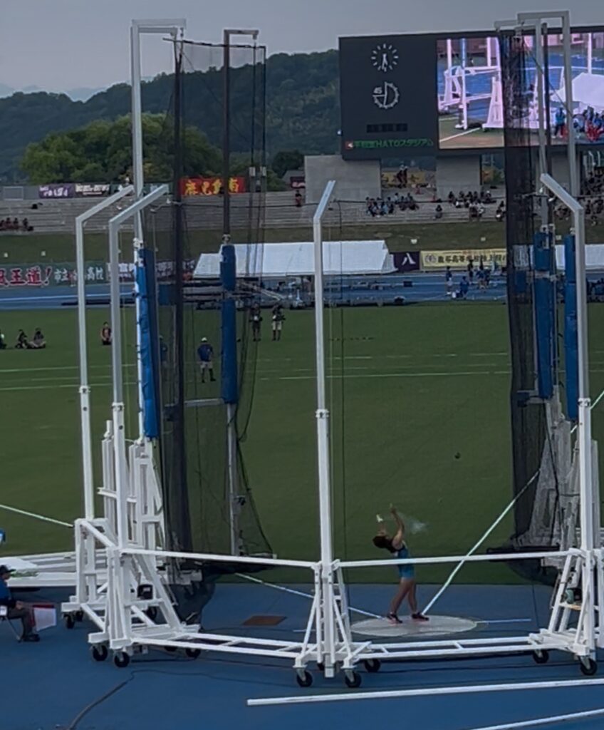 大会5日目、男子ハンマー投に陸上部の川島京介選手(3年)が出場
