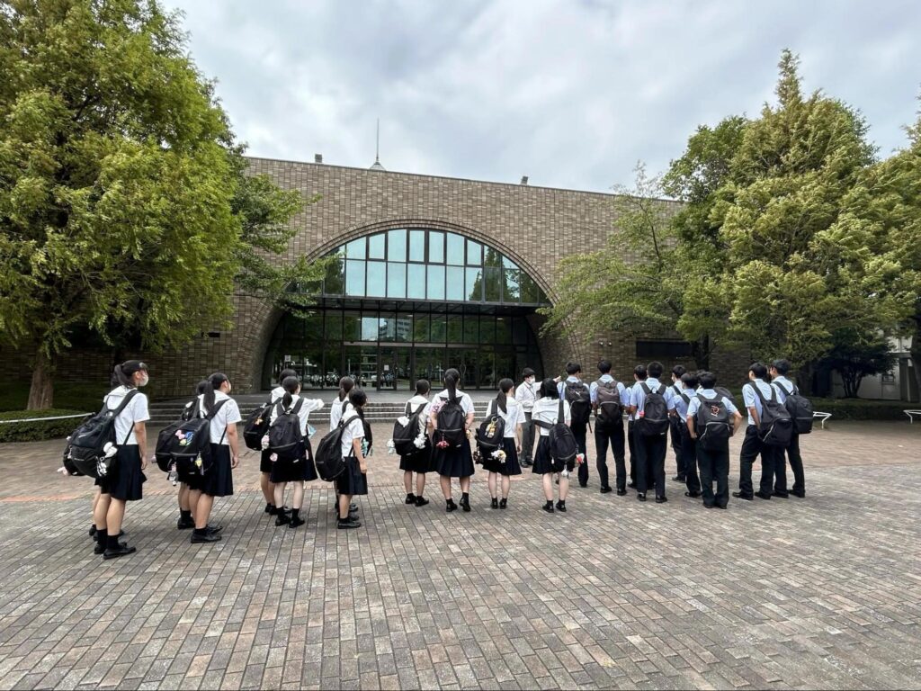 大学バス見学