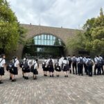 大学バス見学