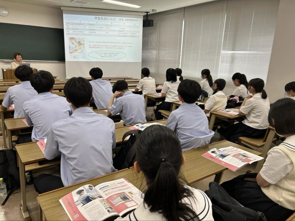 福岡県立大学にて