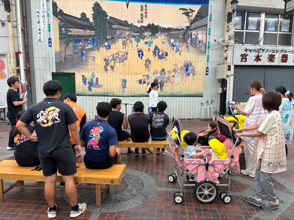 マルシェのステージ