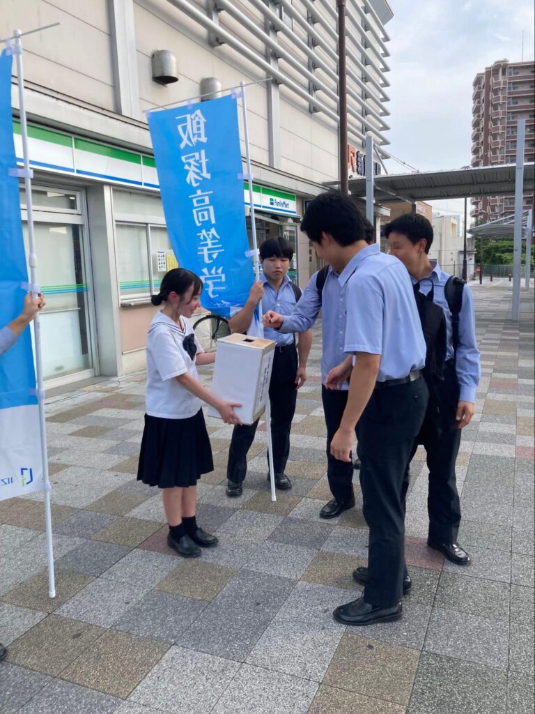 立ち止まってご協力いただいた地域の皆さまと